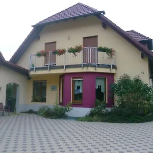 Sena, Apartment Burgebrach